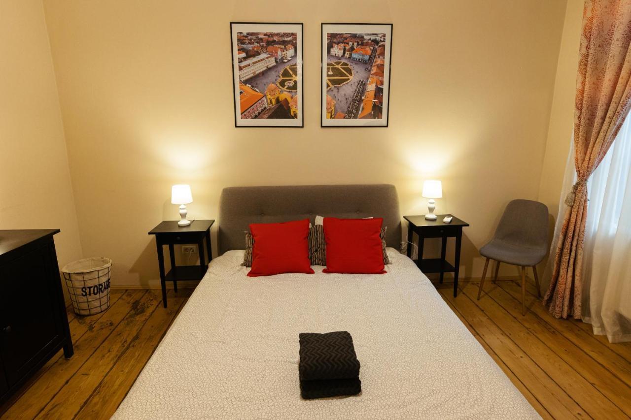 Chic Apartment In Historical City Center Timişoara Exterior foto