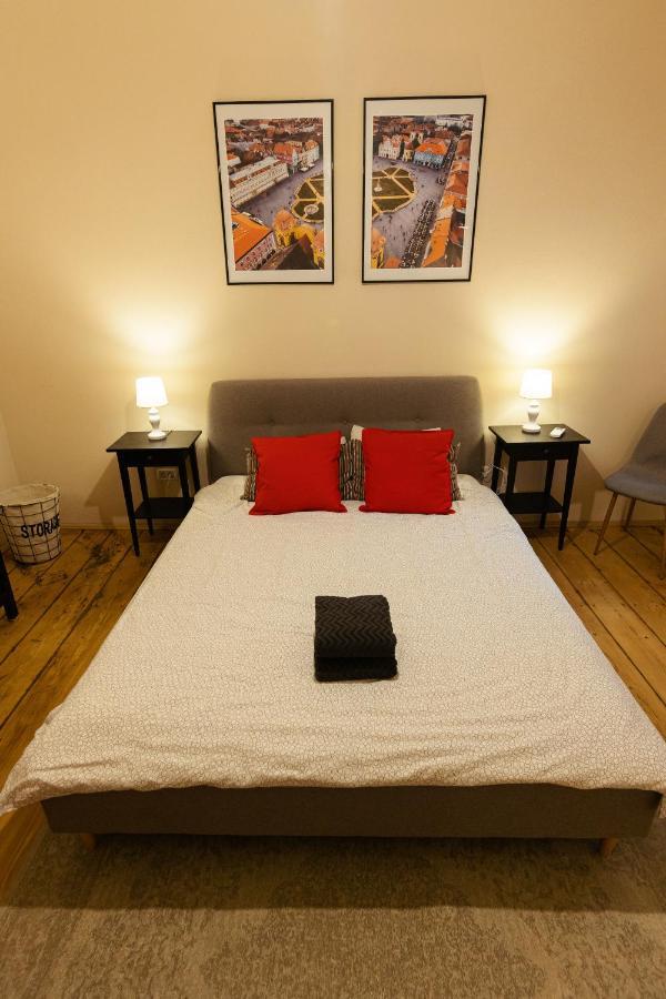 Chic Apartment In Historical City Center Timişoara Exterior foto