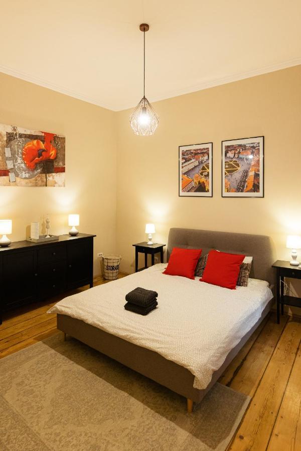 Chic Apartment In Historical City Center Timişoara Exterior foto