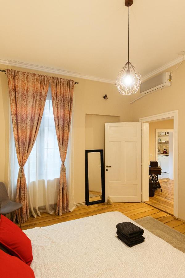 Chic Apartment In Historical City Center Timişoara Exterior foto