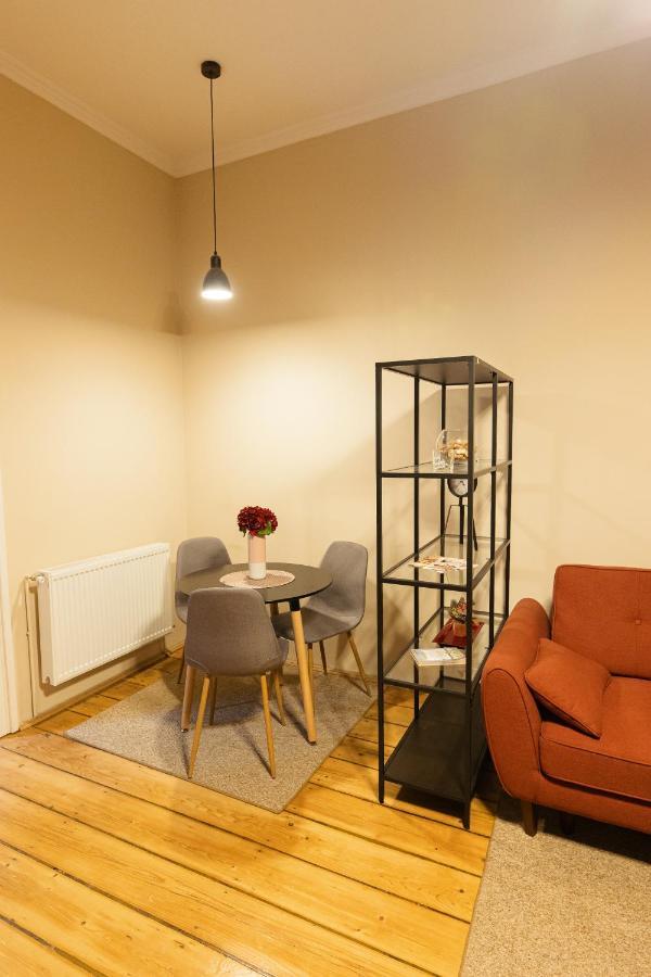Chic Apartment In Historical City Center Timişoara Exterior foto
