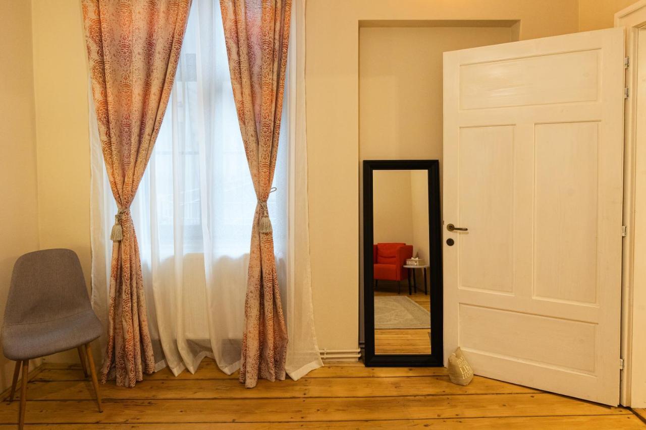 Chic Apartment In Historical City Center Timişoara Exterior foto