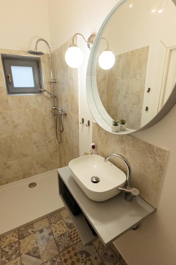 Chic Apartment In Historical City Center Timişoara Exterior foto